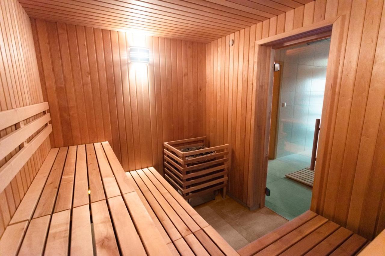 Hotel Edvard Frenštát pod Radhoštěm Dış mekan fotoğraf