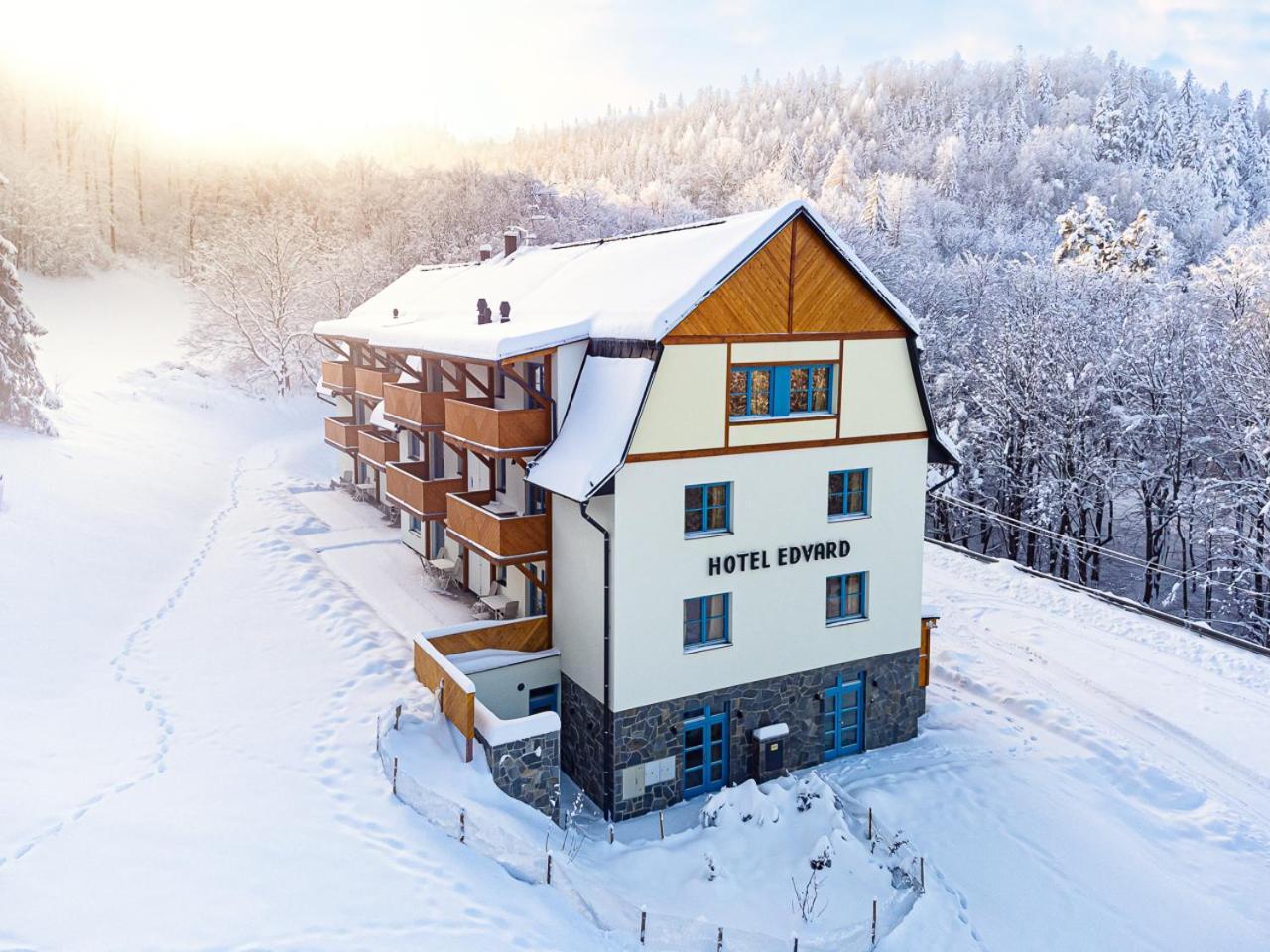Hotel Edvard Frenštát pod Radhoštěm Dış mekan fotoğraf